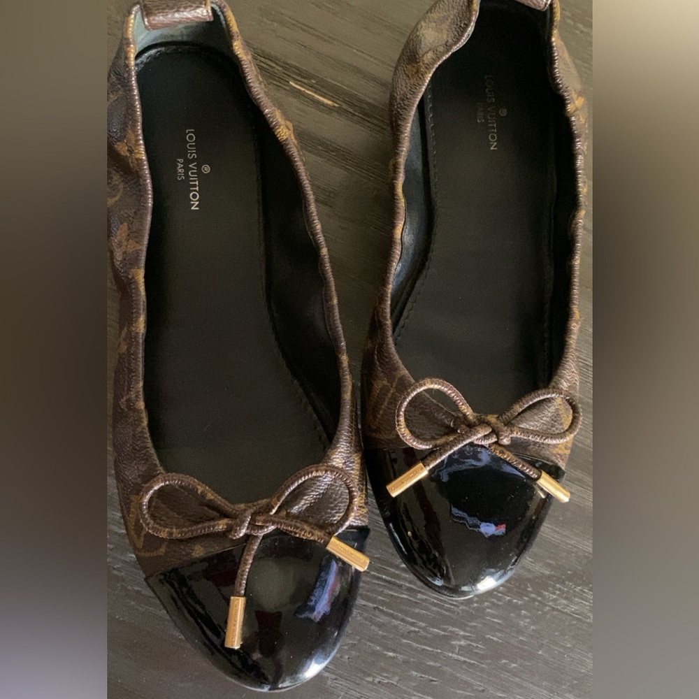 Louis Vuitton Women's Black and Brown Bow Flats